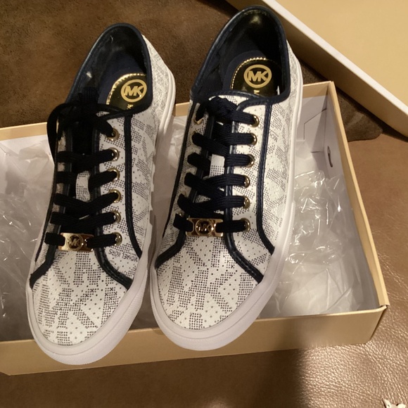 Michael Michael Kors Boerum Sneakers, Size 8M, MK Signature PVC, White/Navy NWT - Picture 1 of 6